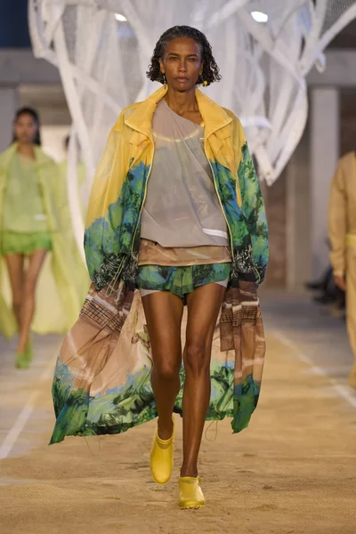 Look 17